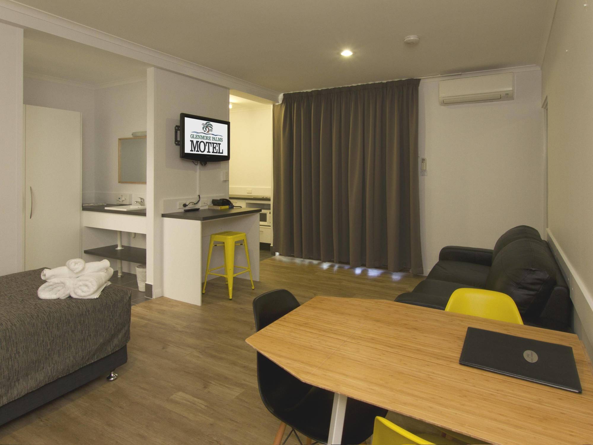 Motel Glenmore Palms 4*
